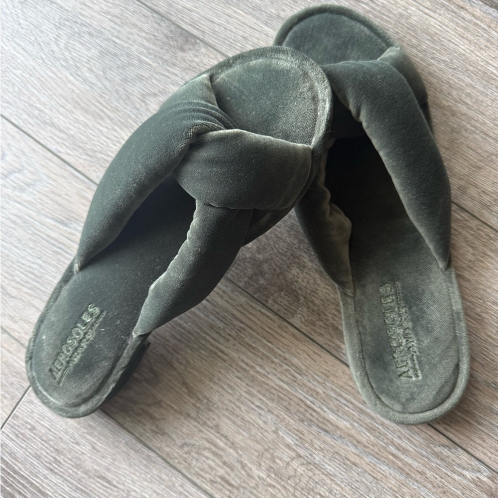 AEROSOLES Olive Velvet Knot Slide